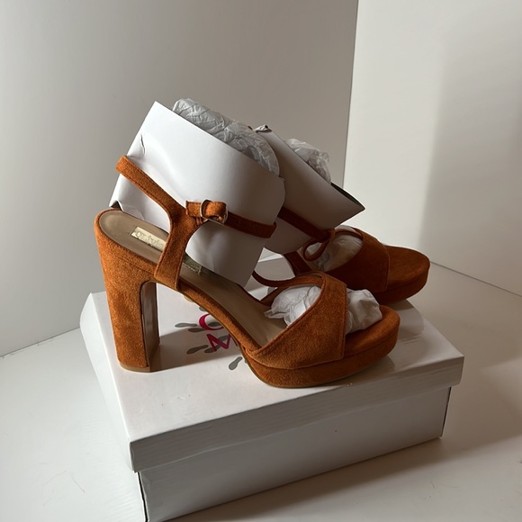 New in the Box Olivia Miller Seduce Heels Cognac size 10 - Picture 2 of 7